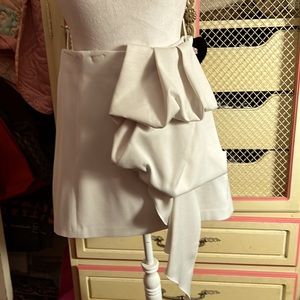 Zara VOLUMINOUS skirt. Size S.